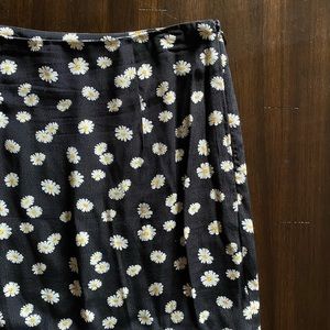 Forever 21 daisy floral skirt